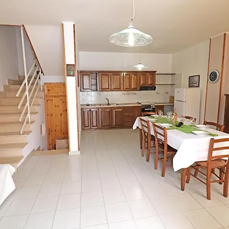 Dom wakacyjny Rita 1 *